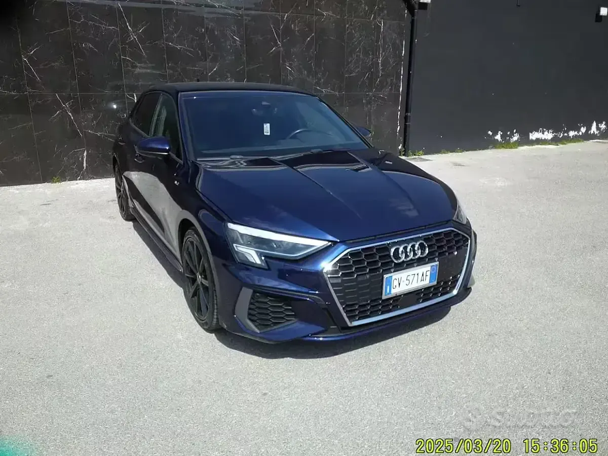 Usata Audi A3 S-Line 150 CV (110 kW) 2023 Blu Berlina