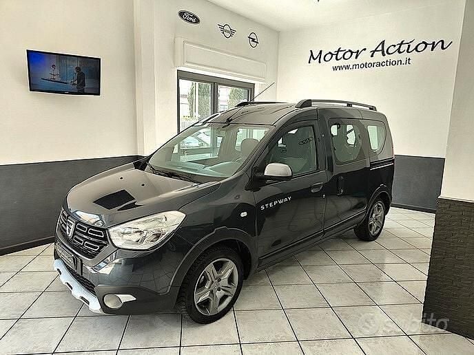 Grigio Usata 2019 Dacia Dokker Stepway Monovolume | 13.800 € (Buon prezzo) - Immagine 1/4