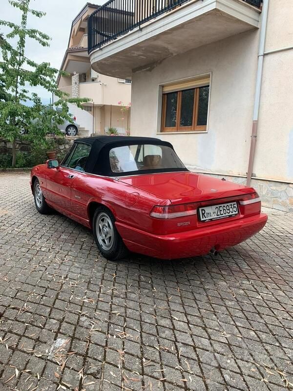 Usata Alfa Romeo Spider 106 CV (77 kW) 1991 Rosso Cabrio