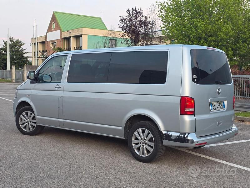 Usata VW Caravelle Highline 180 CV (132 kW) 2012 Grigio Furgone