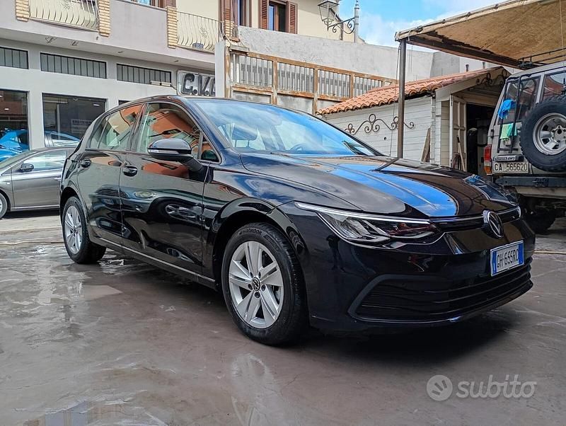 Usata VW Golf VIII Life 115 CV (84 kW) 2022 Nero Berlina