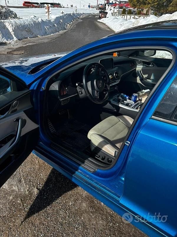 Usata Kia Stinger GT-Line 2018 Blu Utilitaria