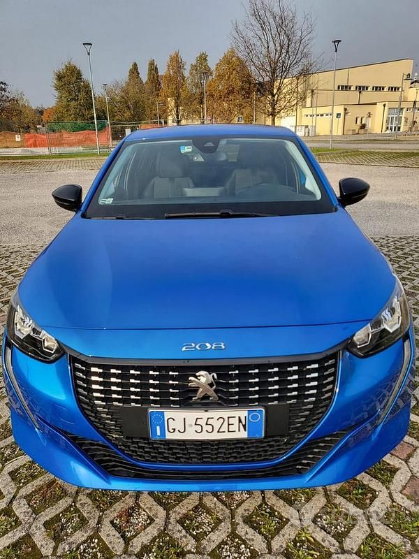 Blu Usata 2022 Peugeot 208 Allure Due volumi | 12.900 € (Buon prezzo) - Immagine 1/4
