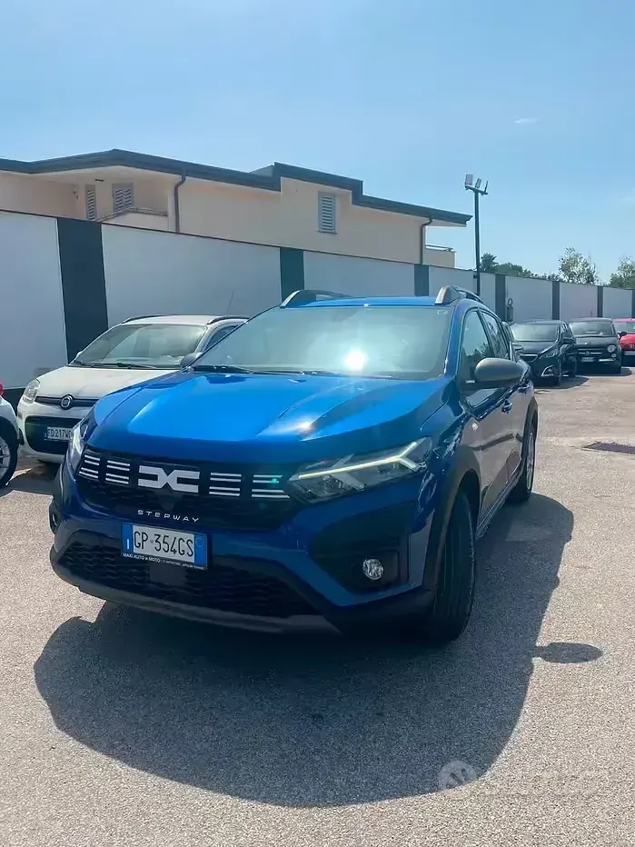 Usata Dacia Sandero Essentiel 101 CV (74 kW) 2023 Bluazzurro Berlina