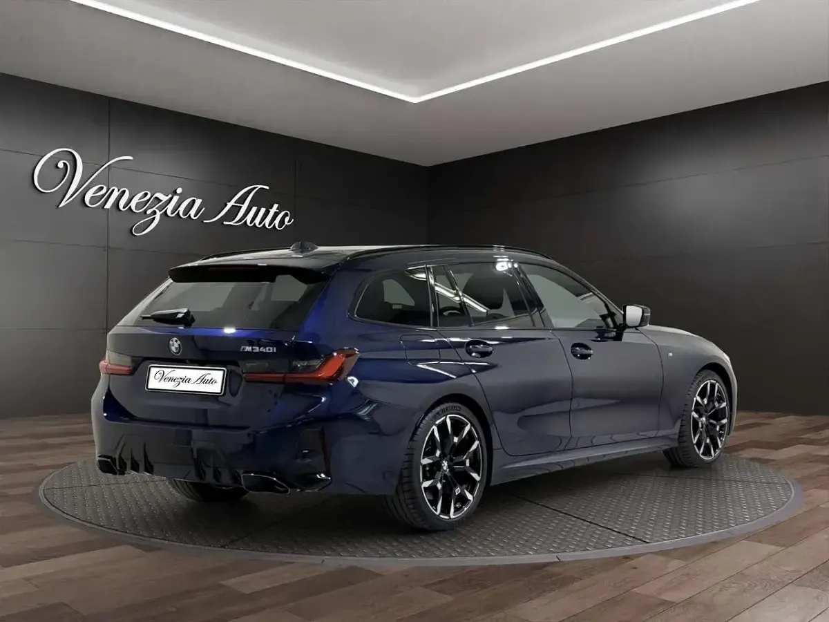 Usata BMW 340 374 CV (275 kW) 2025 Blu/azzurro Station wagon