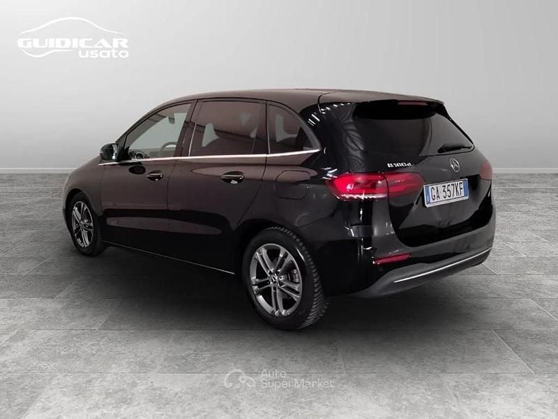Usata Mercedes B180 116 CV (85 kW) 2020 Nero Monovolume