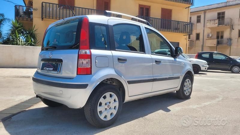 Usata Fiat Panda Lounge 74 CV (54 kW) 2012 Grigio Utilitaria