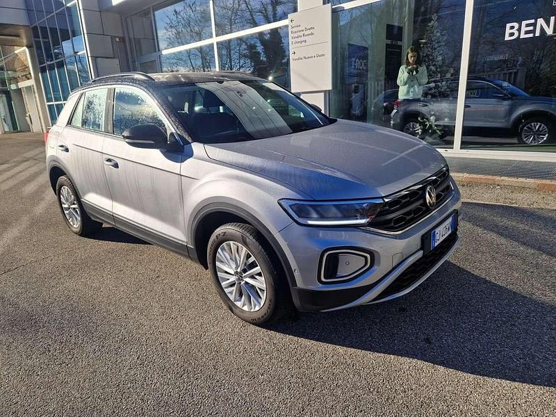 Usata VW T-Roc Life 116 CV (85 kW) 2022 Argento SUV