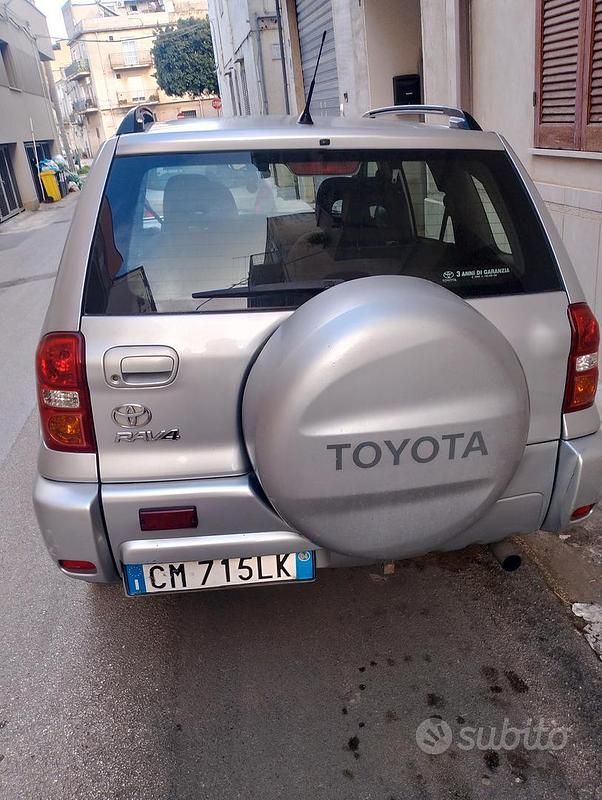 Usata Toyota RAV4 2004 Grigio SUV