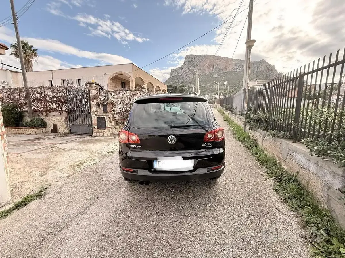 Usata VW Tiguan 140 CV (102 kW) 2011 Nero SUV