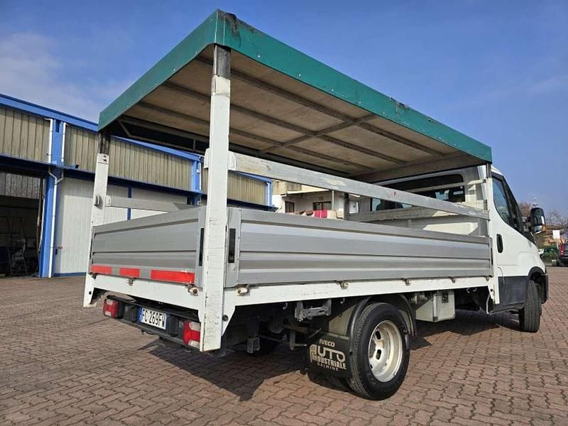 Usata Iveco Daily 150 CV (110 kW) 2016 Bianco Furgone