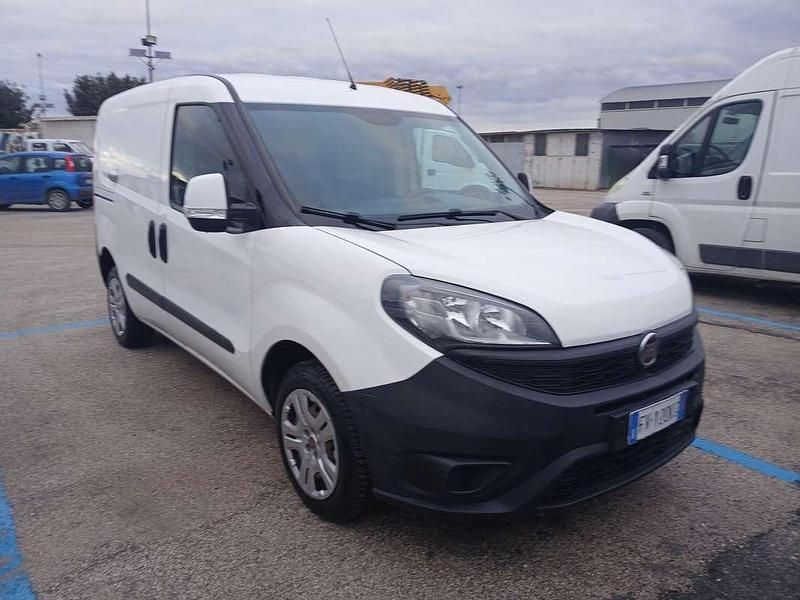 Usata Fiat Doblò 95 CV (69 kW) 2019 Bianco Monovolume