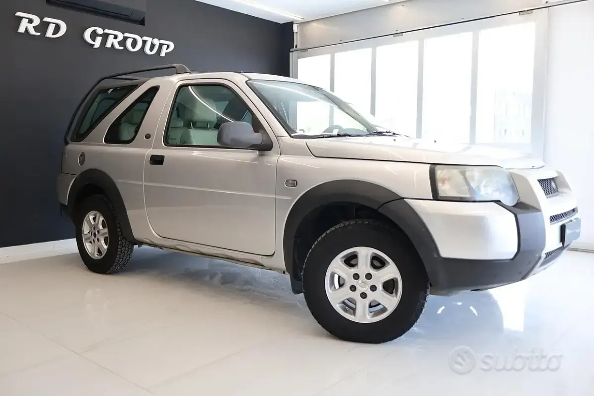 Usata Land Rover Freelander 111 CV (81 kW) 2004 Grigio SUV