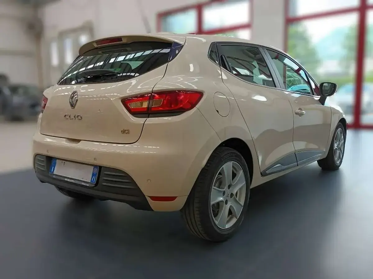 Usata Renault Clio IV Zen 75 CV (55 kW) 2017 Bianco Berlina