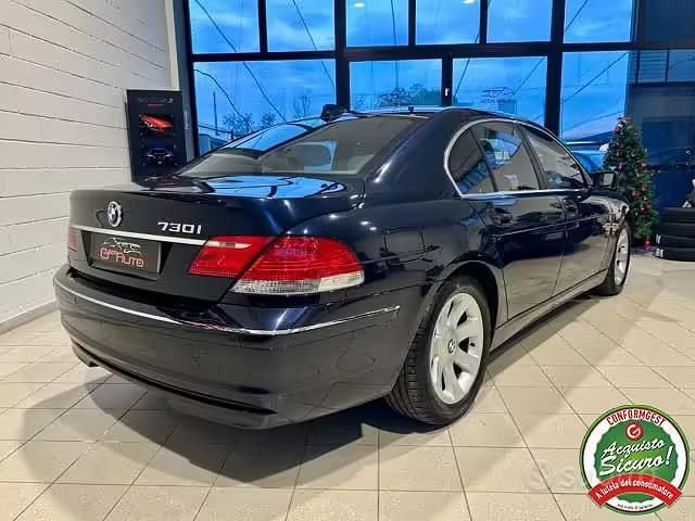 Usata BMW 730 258 CV (189 kW) 2005 Blu Berlina