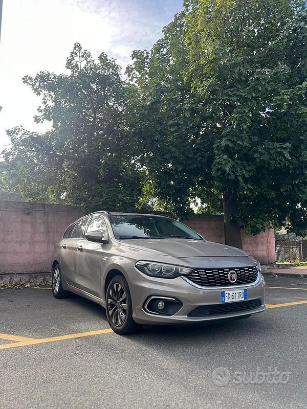 Usata 2017 Fiat Tipo Tre volumi | 7500 € (Buon prezzo) - Immagine 1/4