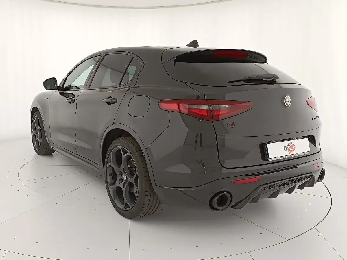 Usata Alfa Romeo Stelvio Ti 210 CV (154 kW) 2021 Nero metallizzato SUV