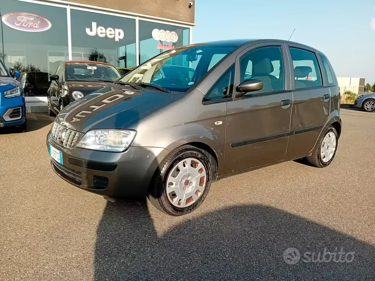 Usata Fiat Idea 77 CV (56 kW) 2009 Marrone Monovolume