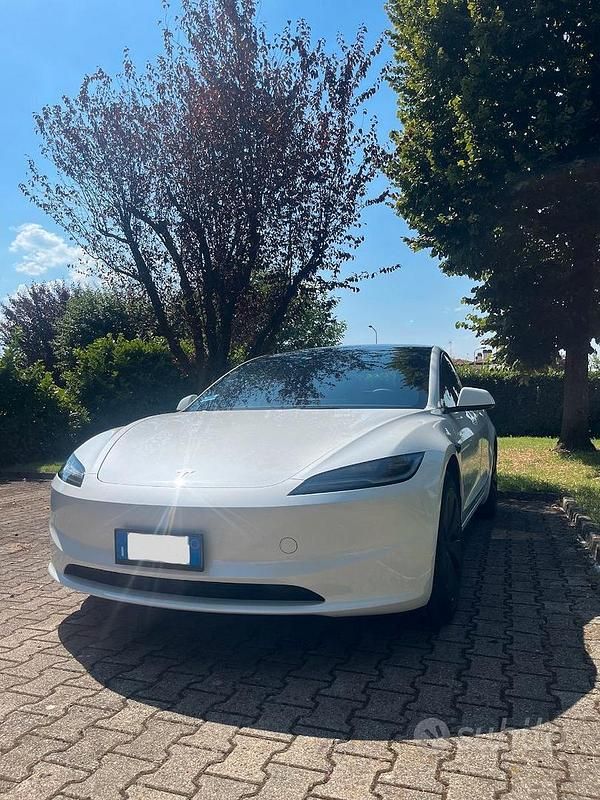 Usata 2023 Tesla Model 3 RWD Berlina | 38.000 € (Molto cara) - Immagine 1/3
