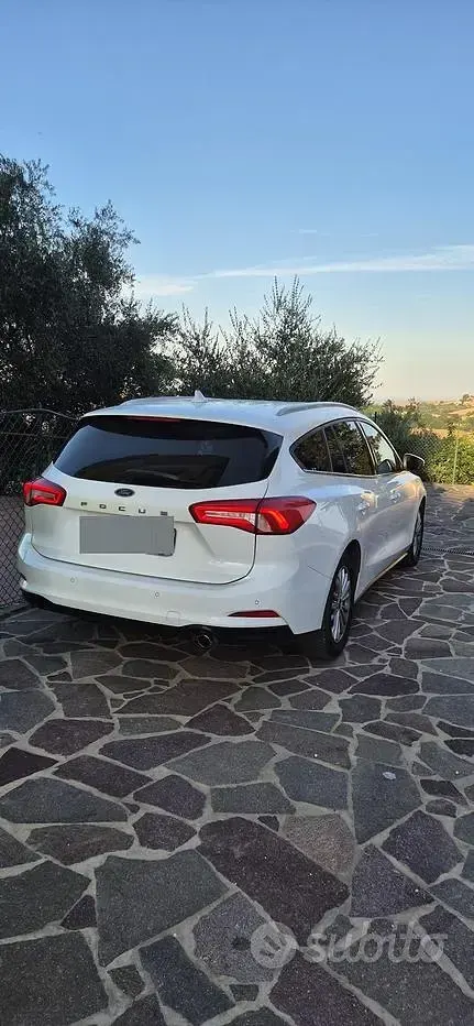 Usata Ford Focus Titanium 120 CV (88 kW) 2019 Bianco Station wagon