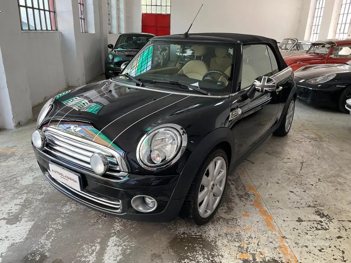 Usata Mini Cooper Cabriolet 120 CV (88 kW) 2009 Nero Cabrio
