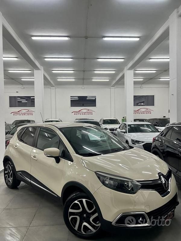 Usata Renault Captur 90 CV (66 kW) 2015 Beige SUV
