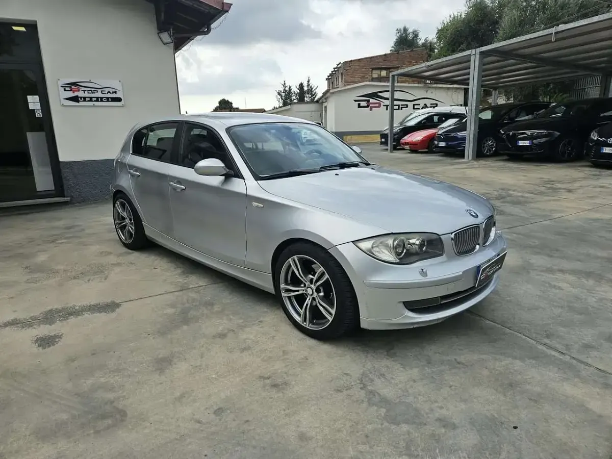 Usata BMW 118 143 CV (105 kW) 2008 Argento Utilitaria