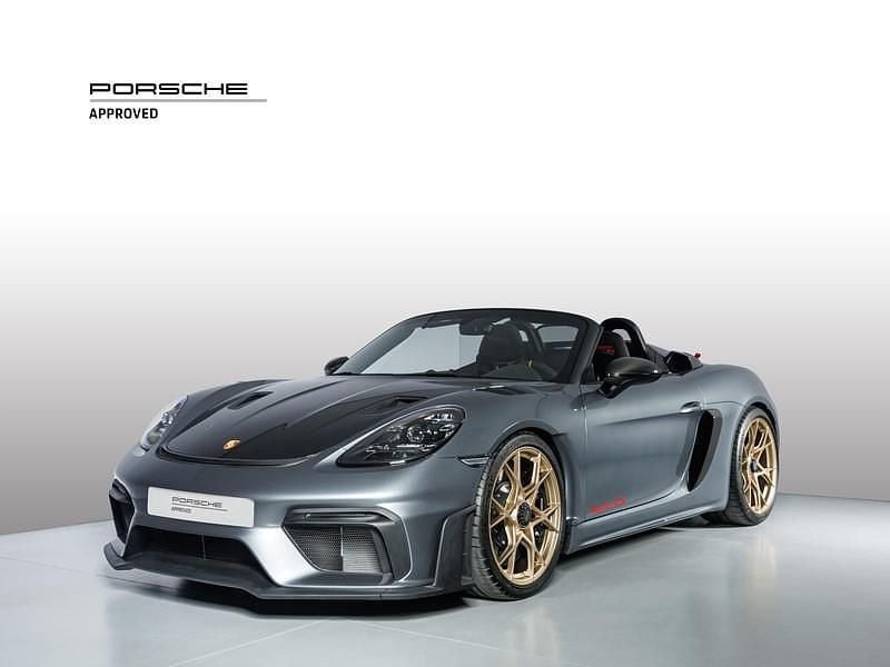 Usata Porsche Boxster Spyder 500 CV (367 kW) 2024 Grigio vanadio metallizzato/capote nera con finiture rosso carminio Cabrio