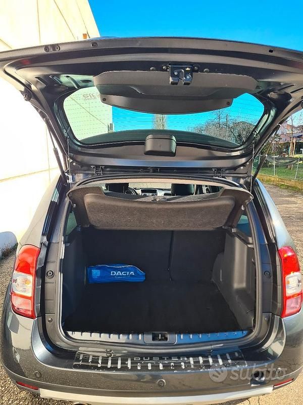 Usata Dacia Duster Prestige 110 CV (80 kW) 2016 Grigio SUV