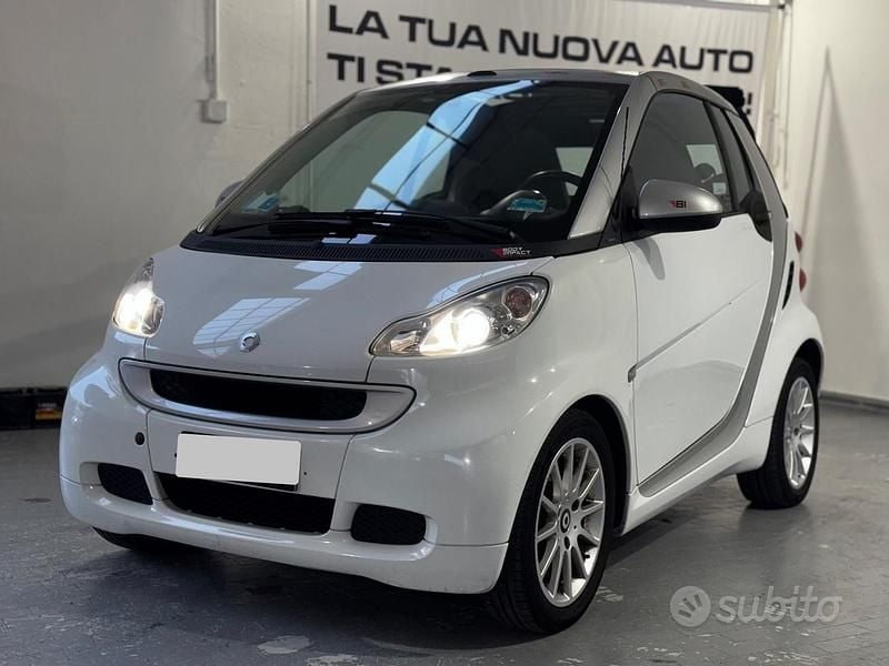 Bianco Usata 2012 Smart ForTwo Cabrio Passion Cabrio | 6900 € (Cara) - Immagine 1/4