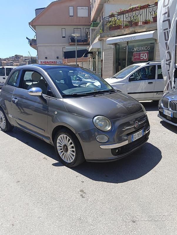 Grigio Usata 2010 Fiat 500 Tre volumi | 6500 € (Buon prezzo) - Immagine 1/4