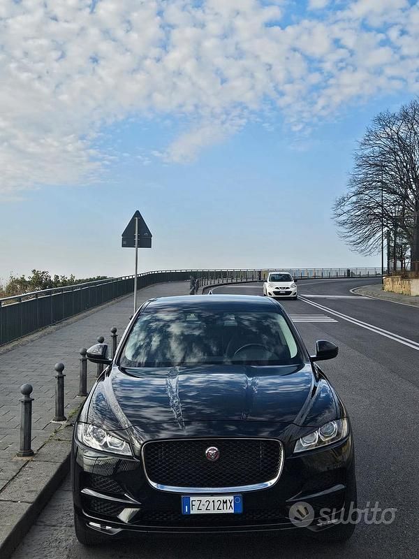 Usata Jaguar F-Pace Prestige 180 CV (132 kW) 2019 Nero SUV