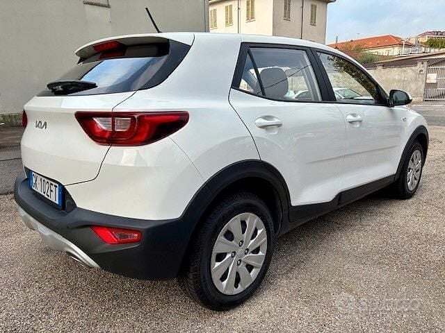 Usata Kia Stonic Urban 84 CV (61 kW) 2022 Bianco SUV