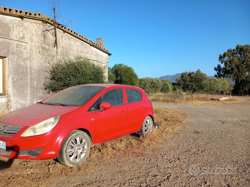 Usata Opel Corsa 75 CV (55 kW) 2007 Rosso Utilitaria