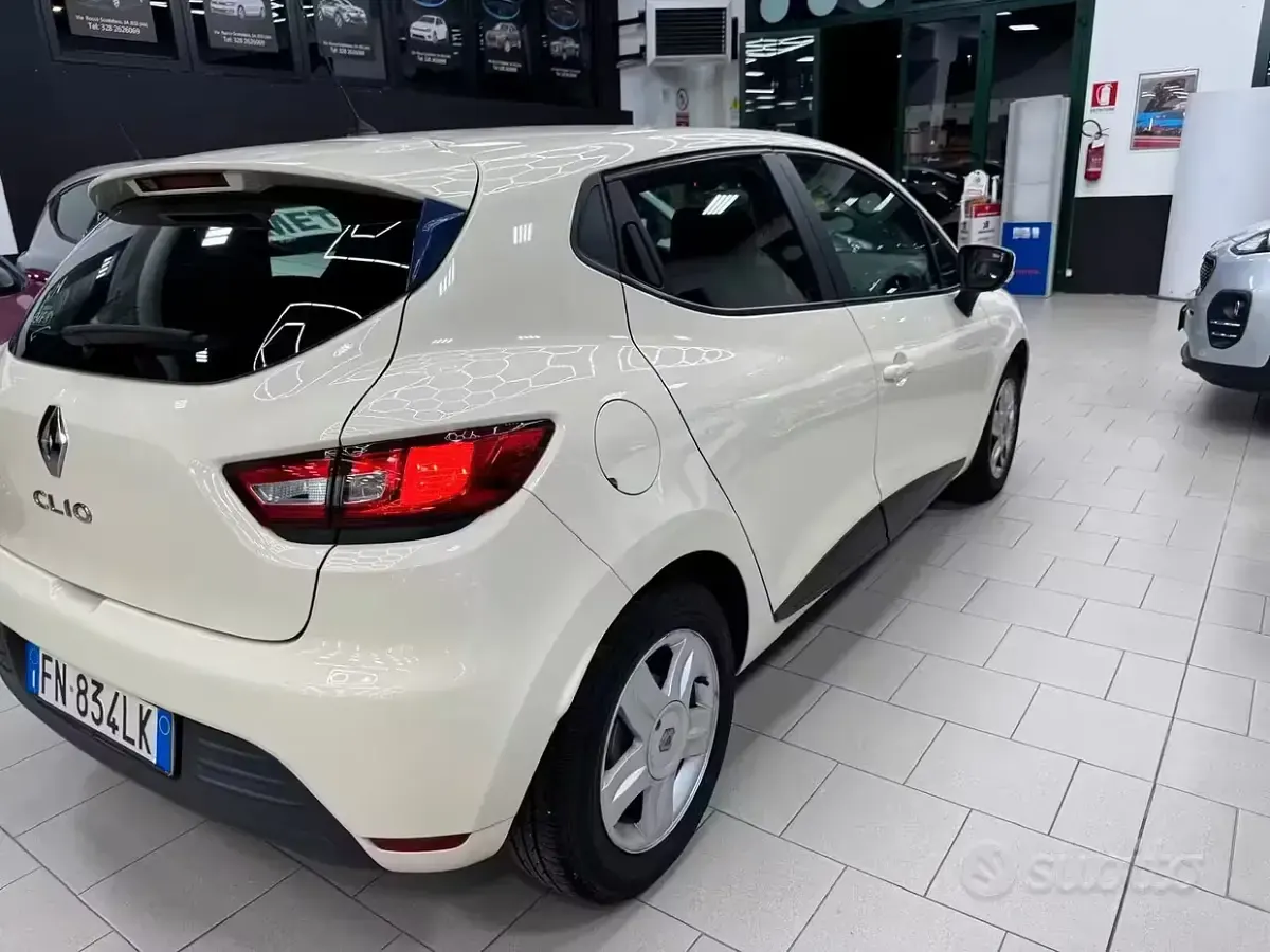 Usata Renault Clio IV Business 73 CV (53 kW) 2018 Beige Berlina