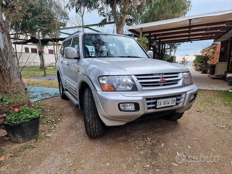 Usata Mitsubishi Pajero 2001 Grigio SUV