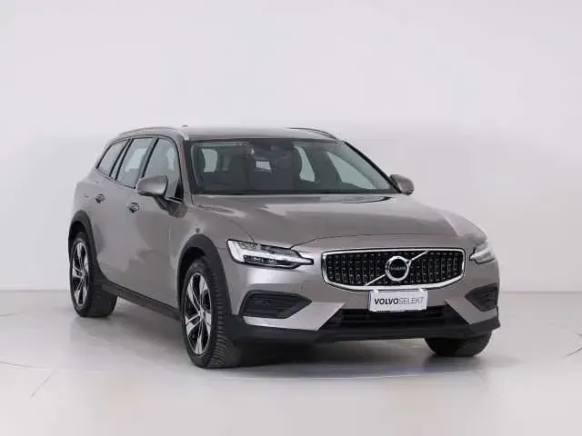 Usata Volvo V60 CC Business Edition 197 CV (144 kW) 2022 Grigio Station wagon