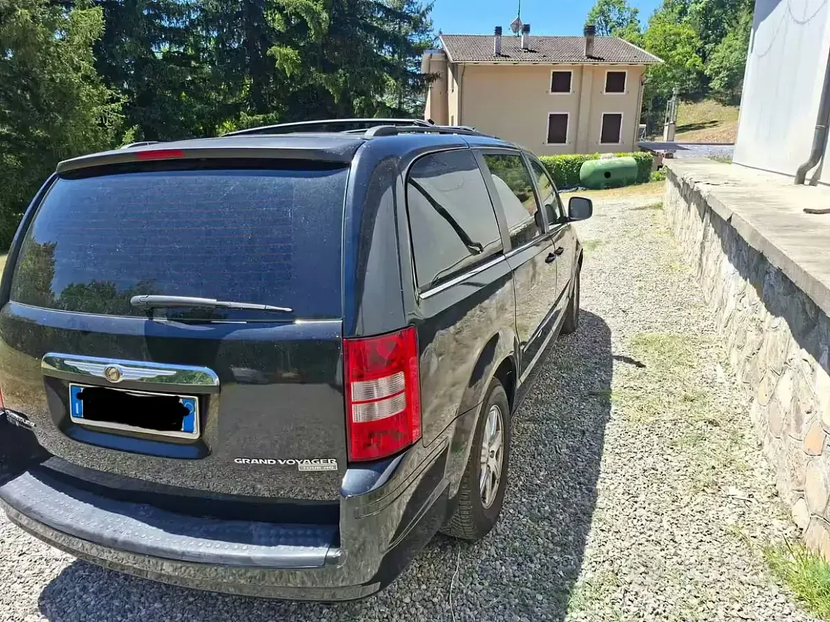 Usata Chrysler Grand Voyager 163 CV (119 kW) 2008 Nero Monovolume