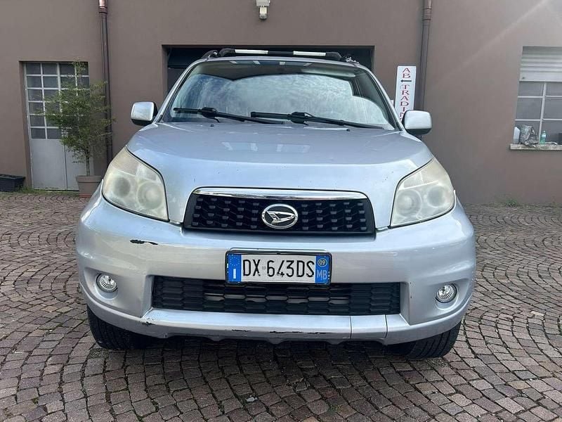 Grigio Usata 2009 Daihatsu Terios SHO SUV | 3900 € (Ottimo prezzo) - Immagine 1/4