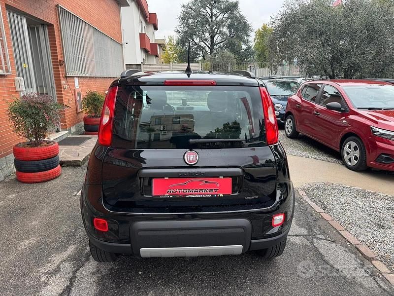 Usata Fiat Panda 4x4 S 86 CV (63 kW) 2023 Nero Utilitaria