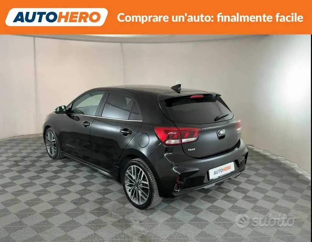 Usado Kia Rio GT-Line 101 CV (74 kW) 2021 Negro Berlina
