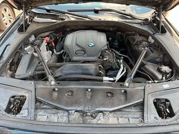 Usata BMW 520 Luxury Line 190 CV (139 kW) 2016 Marrone Station wagon