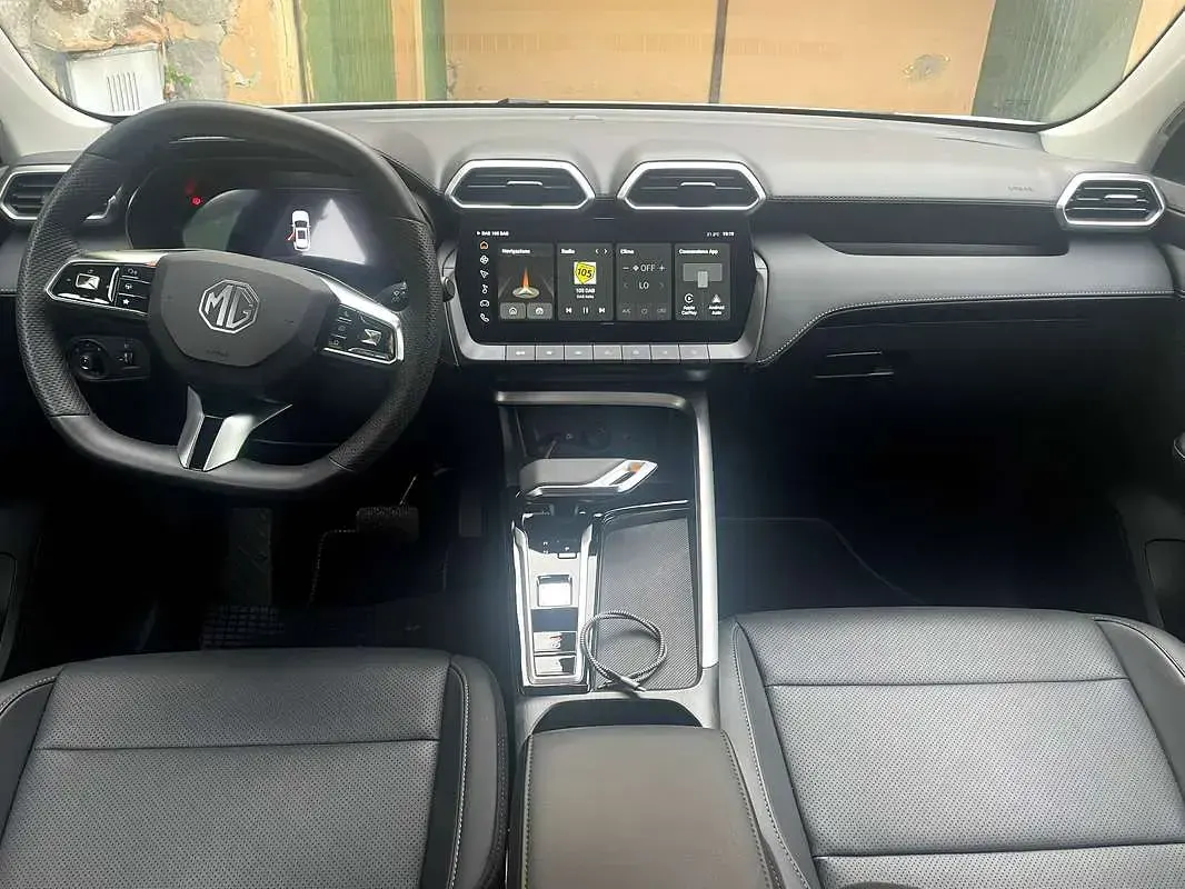 Usata MG ZS Luxury 197 CV (144 kW) 2025 Bianco SUV
