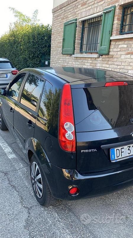 Usata Ford Fiesta 2007 Nero Utilitaria