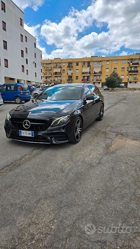 Usata Mercedes E220 AMG line 194 CV (142 kW) 2017 Nero Station wagon