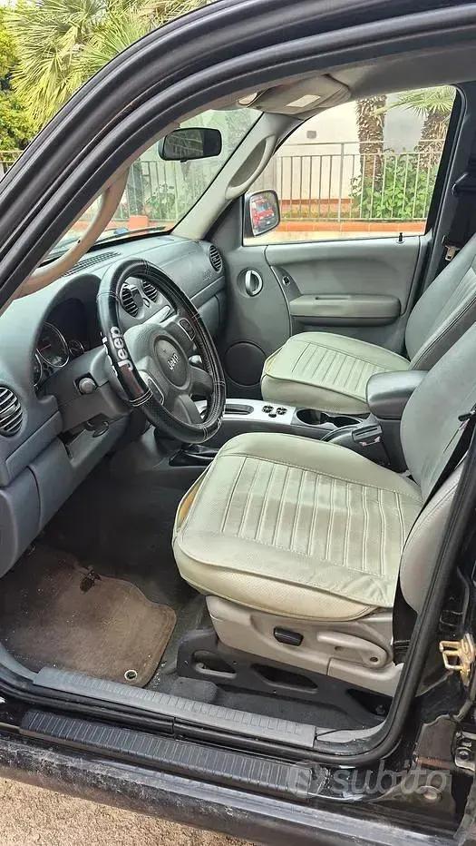Usata Jeep Cherokee 163 CV (119 kW) 2008 Nero SUV