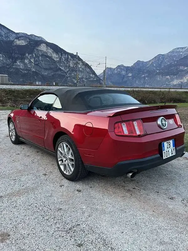 Usata Ford Mustang 317 CV (233 kW) 2012 Cabrio