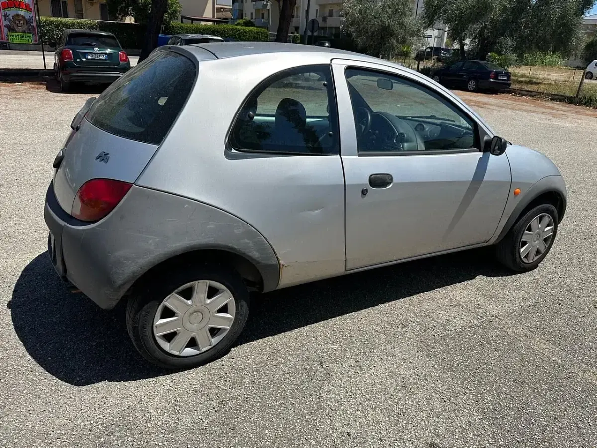 Usata Ford Ka 69 CV (50 kW) 2003 Argento Utilitaria