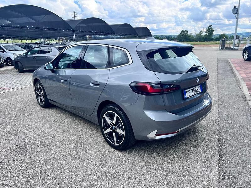 Usata BMW 218 Active Tourer Luxury Line 150 CV (110 kW) 2023 Grigio medio Monovolume