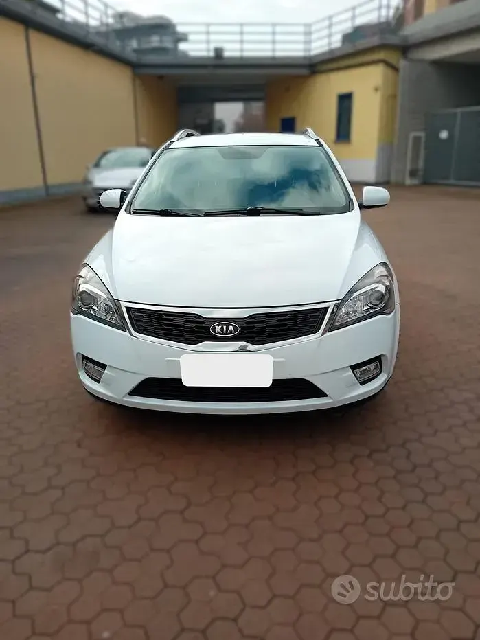Usata Kia Ceed 90 CV (66 kW) 2012 Bianco Utilitaria